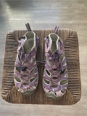 KEEN Whisper Womens size 7 shoes Purple Waterproof Sport sandals
